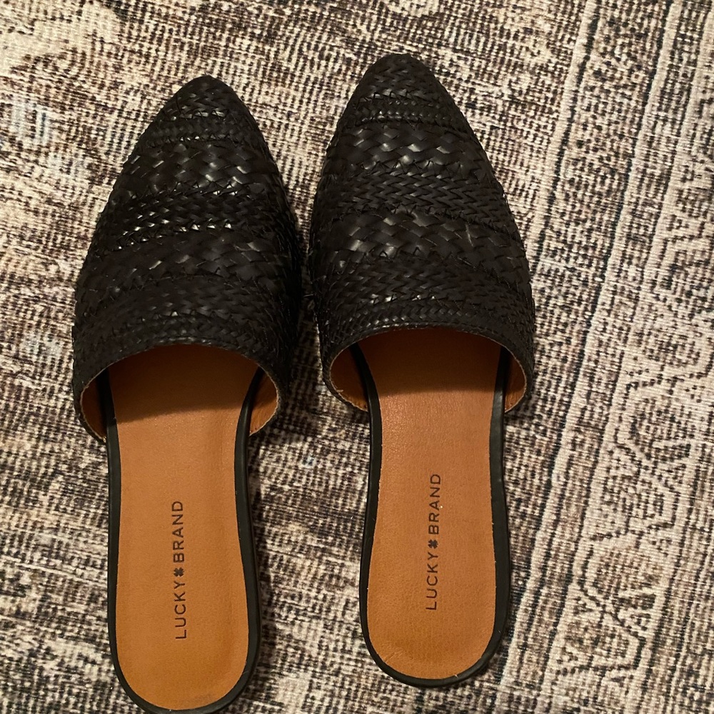 New lucky brand woven slides
